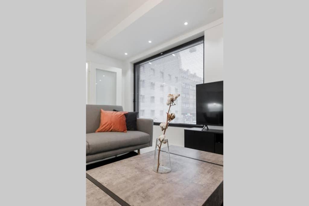Sleek And Spacious 3 Bedroom Apartment In City Centre Helsinki Exterior photo